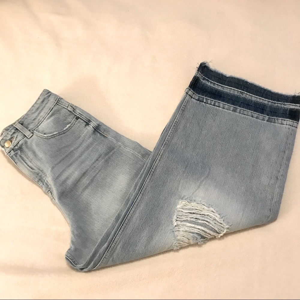 ZARA BASIC Z1975 DENIM Wide Legged Distressed Jean